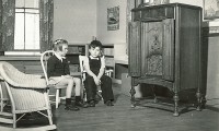 Kids-Listening-To-Radio